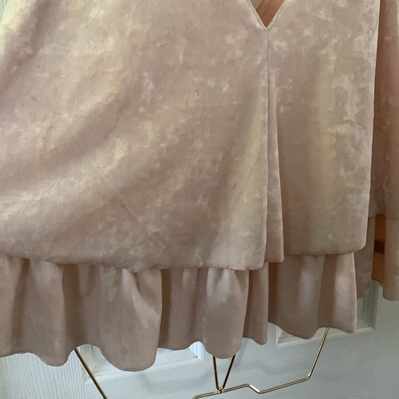 aerie Pale Pink Velour Blouse Size M. #108 - Picture 4 of 9